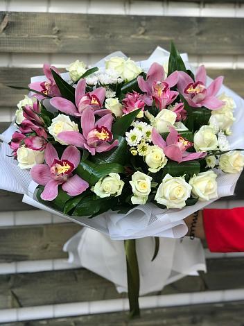 Букет цветов из: Розы и Хризантемы в Чехов-2