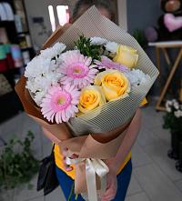 Букет цветов из:  Герберы, Розы и Хризантемы в Чехов-2